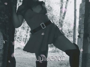 Julia6902